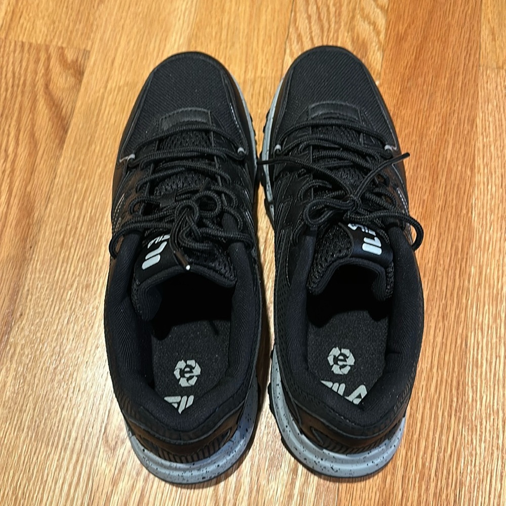 Fila sneakers size 10